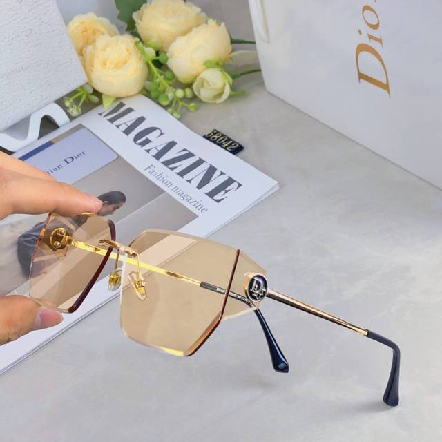 Dio* Metal personalized trim fashion frameless sunglasses sunshade high-end text