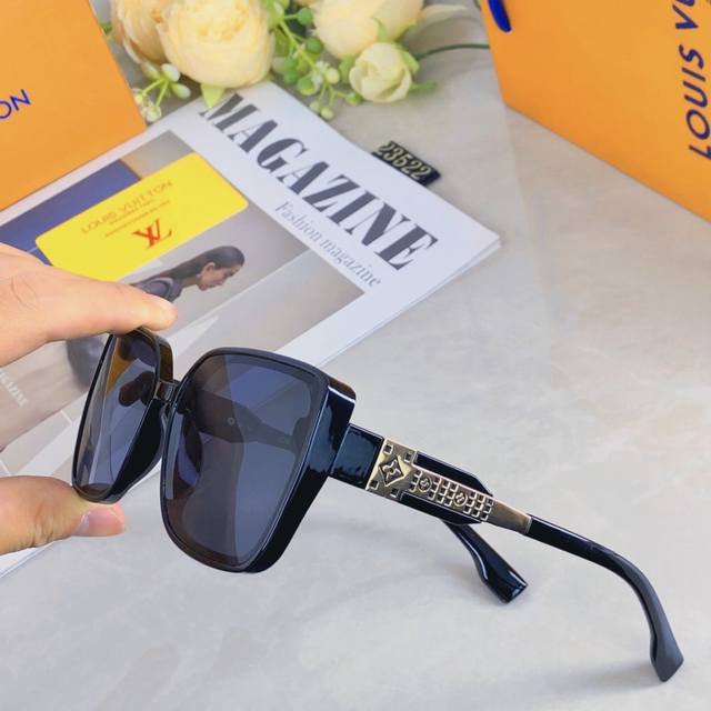 Louis Vuitto* new sunglasses for women, Korean style, large square frame, slimmi