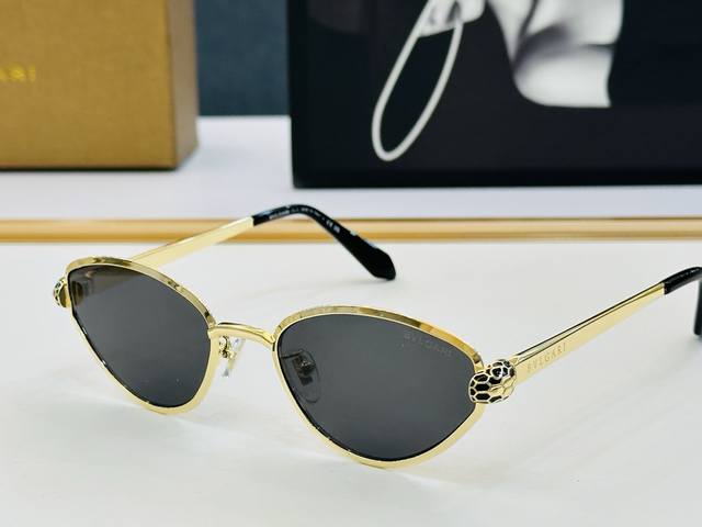 Model is also sold on the official website. Baogejia Bv50086 Size: 55 mouth 19-