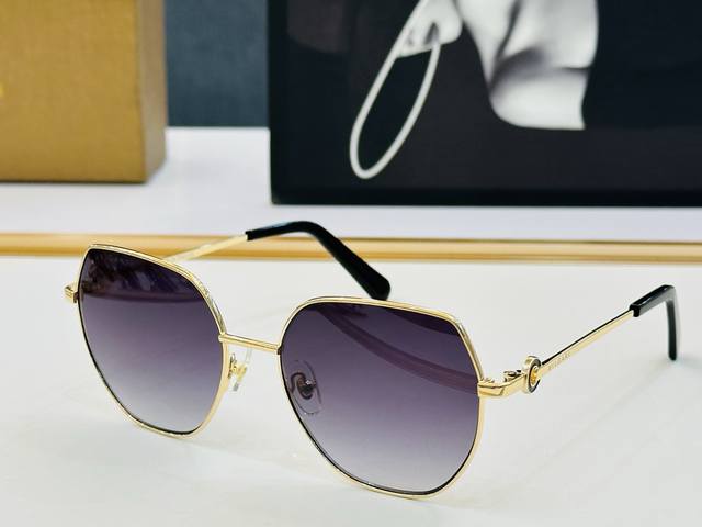 Model is also sold on the official website. Baogejia Bv40035 Size: 55 mouth 17-