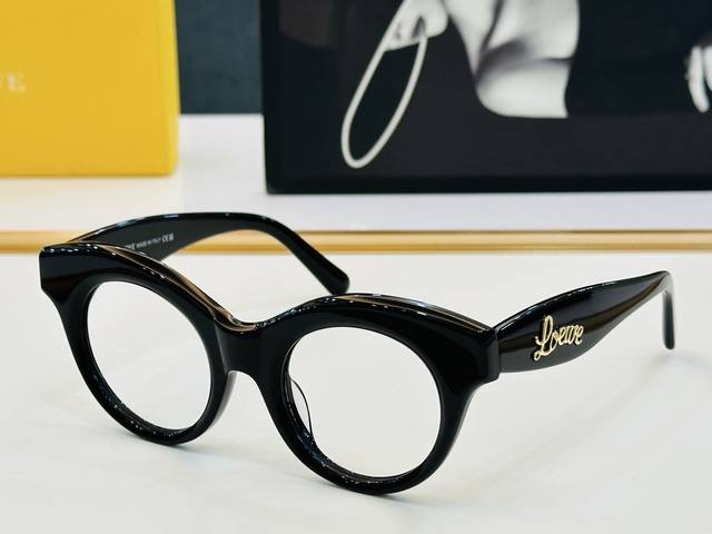 Loewe Lw40126 Size: 48 mouth 22-145 The real thing is more beautiful and is now