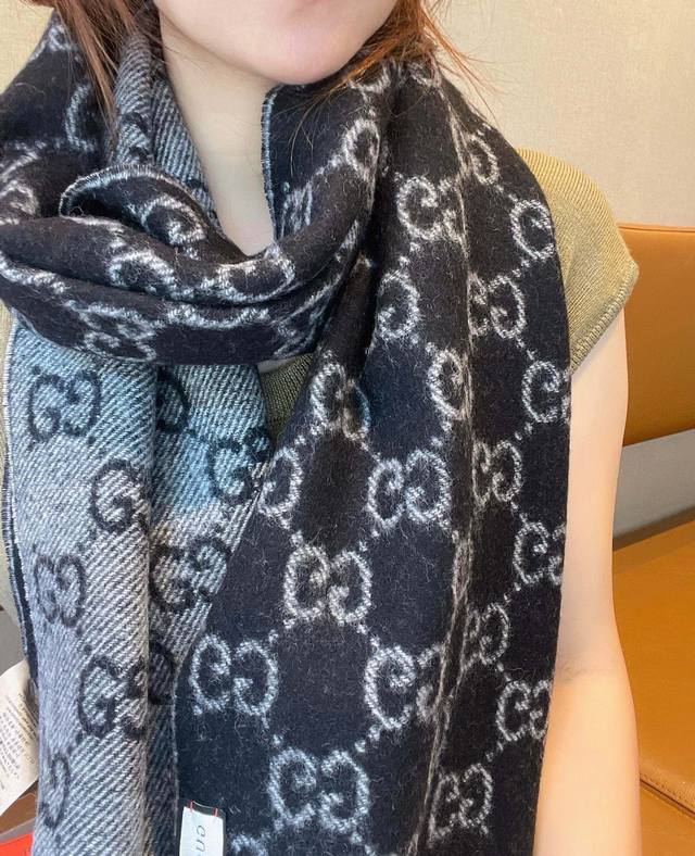 Gucci's new double-faced cashmere scarf is here! A solid product! Quickly arrang