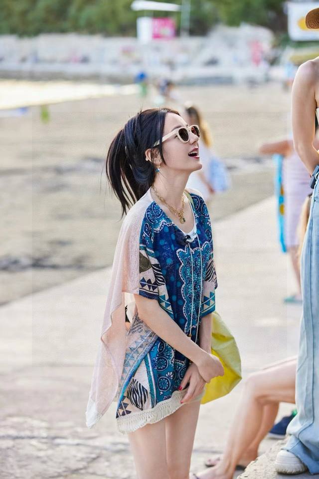 Gucci 2025 Spring new integrated large-frame sunglasses for men and women. Popul