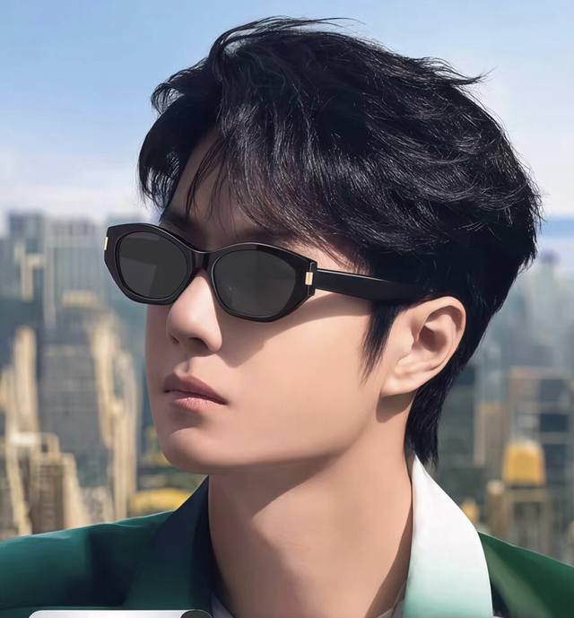 Louis Vuitto* hot girl cat-eye sunglasses for women high-end 2025 new beach sun