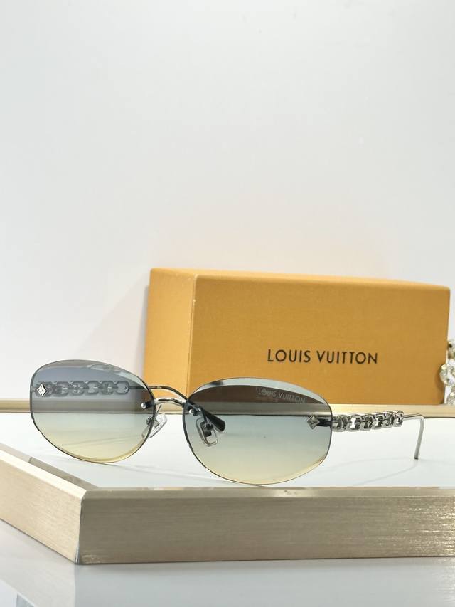 Louis Vuitto* Model:Z3016U Size:64 mouth 13-135