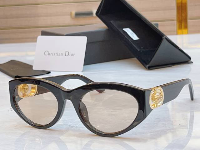 Dio* Dior new sunglasses, Model: 30Montaigne B7F, Size: 56 20-135
