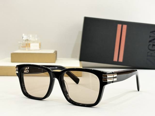 Zegna Mod: Ez0237 Size: 55 ports 17-140