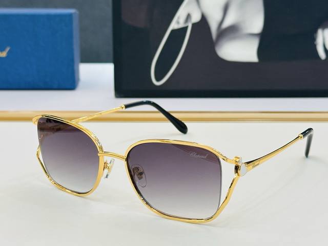 Chopin Schg433 Size: 56 mouth 19-138 Vibrant and unique personality showing your