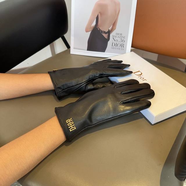 Dior sheepskin gloves, fashionable gloves, warm lining for autumn and winter, cl