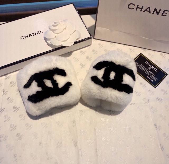 Crazy call worth having Chanel douche bag, the same style as internet celebriti