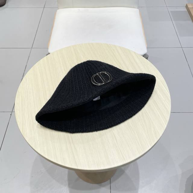 Dior Japanese retro solid color bucket hat female versatile plush knitted fisher