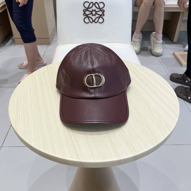 Dior Dior autumn and winter new Korean version solid color sheepskin baseball ca