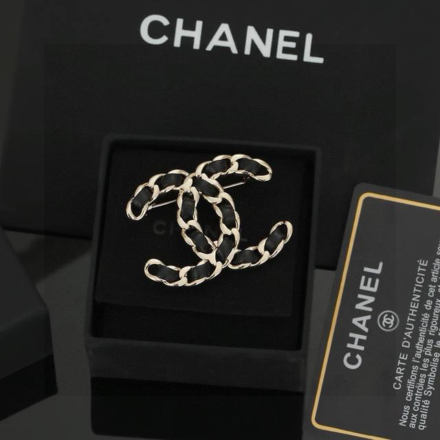 Chanel brooch hot-selling model is now on sale! Exclusive high-end quality phot
