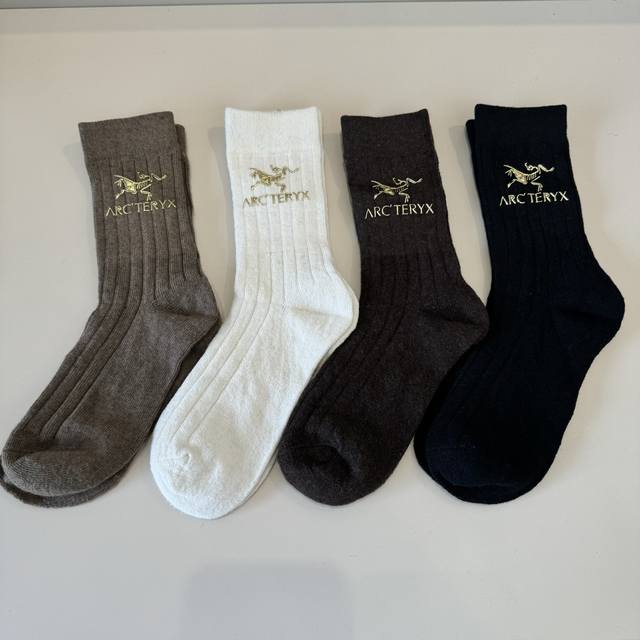 Arc'teryx's new early autumn stockings, classic style, fashionable and advanced