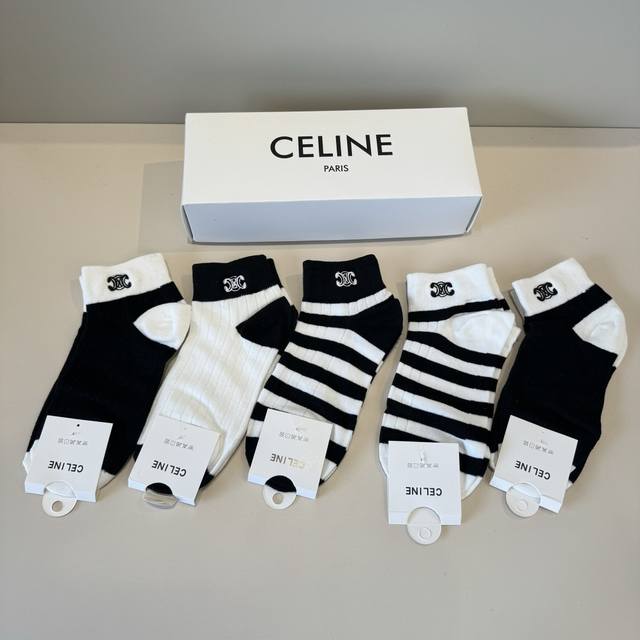 Celine's new early autumn mid-length socks, classic style, fashionable and advan