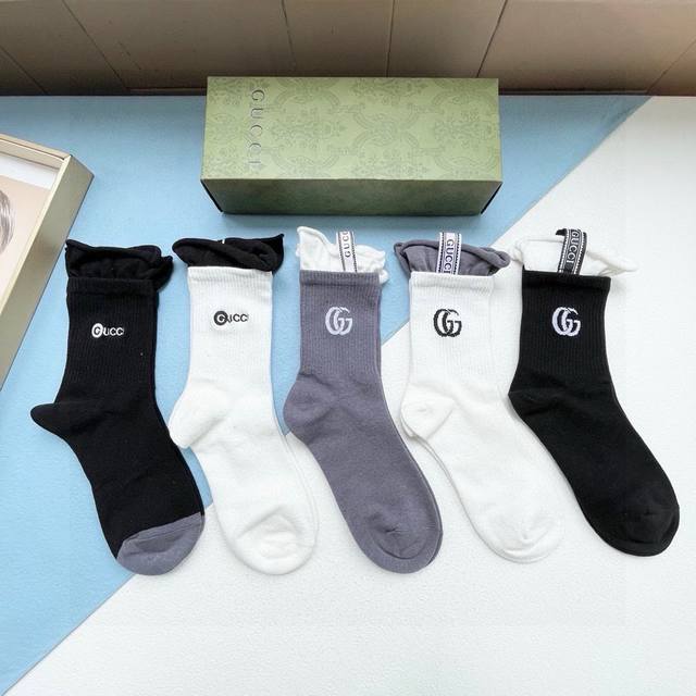 Comes with packaging, one box of five pairs of Gucci, a popular online hit! ~ G