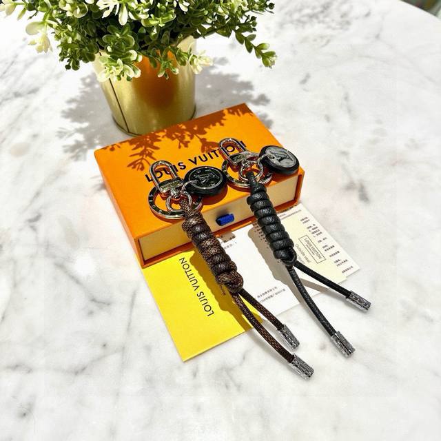 Original image and packaging. Louis Vuitton official website model M67224 Leathe