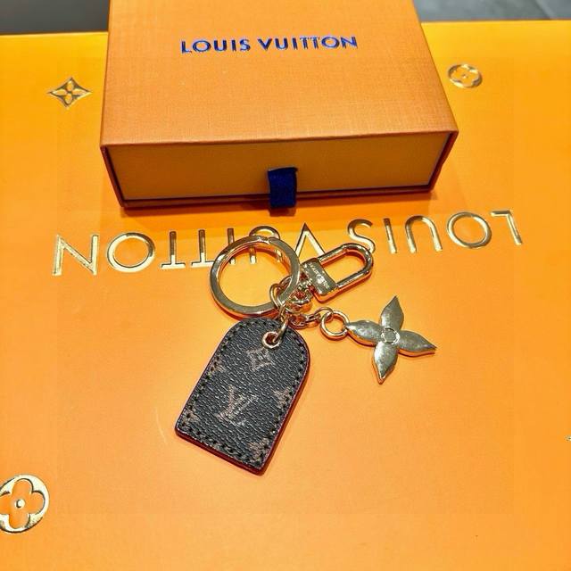Original image and packaging. Louis Vuitton official website M69562 Fetish keych