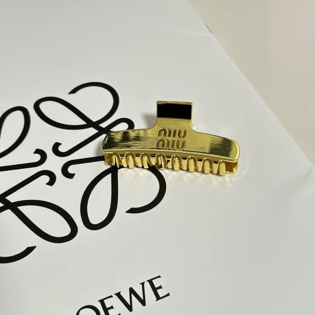 Special single with counter packagingMiumiu Miu Miu's latest hot-selling hardwar