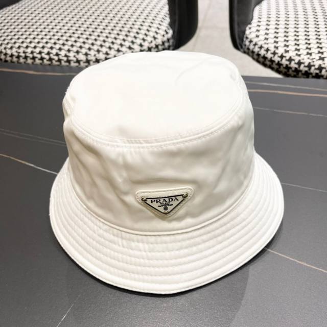 prada Prada's latest original simple bucket hat, easy to match for everyday wear