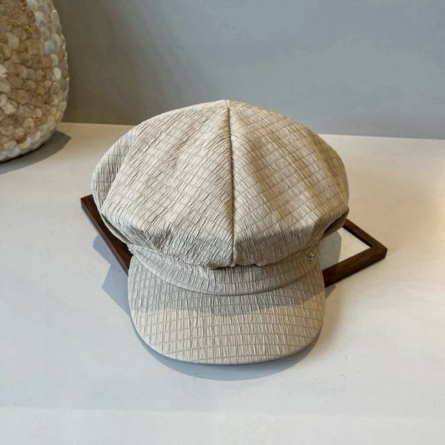 Celine Celine new duckbill painter hat, autumn and winter style, head circumfere