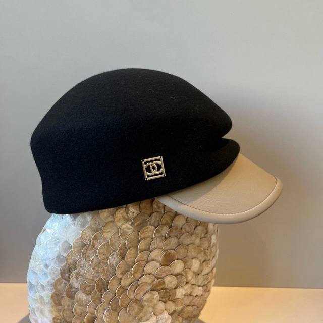 Chanel wool cap, washed leather brim, high-end color matching, 100% wool, head c