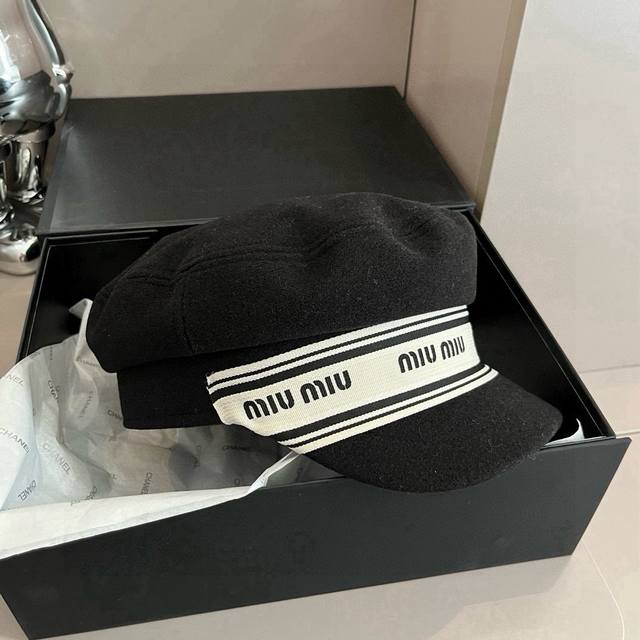 Miumiu autumn and winter new duckbill military cap, wool military cap, head circ