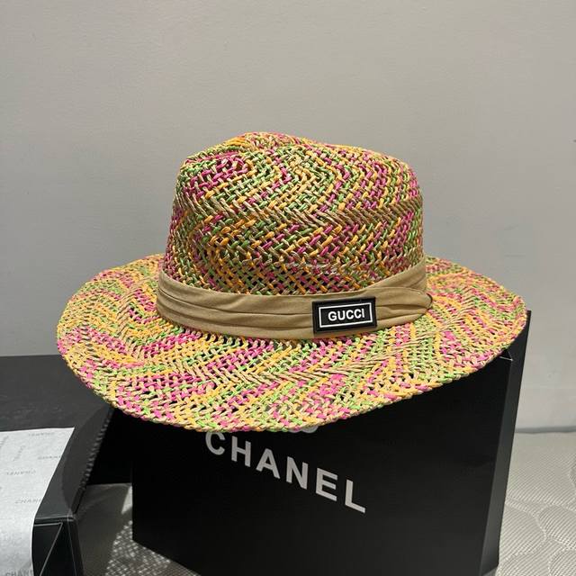 Gucci's new raffia hat, natural straw, lightweight with windproof rope, head cir