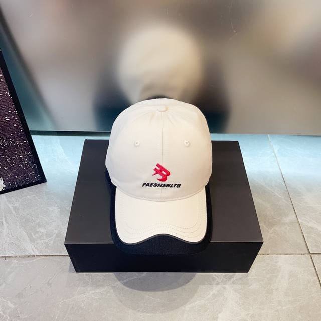 Running volumeBalenciaga ~ New early autumn baseball capThe style is easy to mat