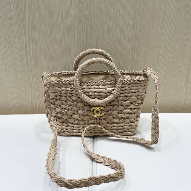 Chanel Chanel straw bag summer Japanese and Korean portable bucket bag woven sho