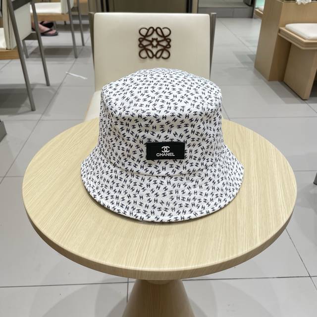 Chanel bucket hat, head circumference 57cm