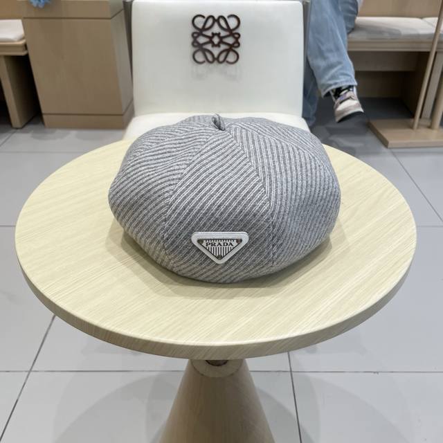 prada Prada autumn and winter warm texture slimming age-reducing woolen beret ha