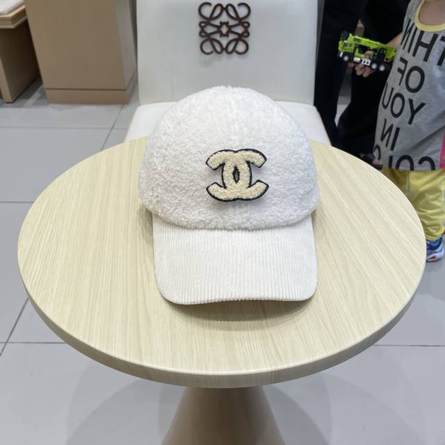 Chanel Chanel lambswool and velvet brim baseball hat women's autumn and winter