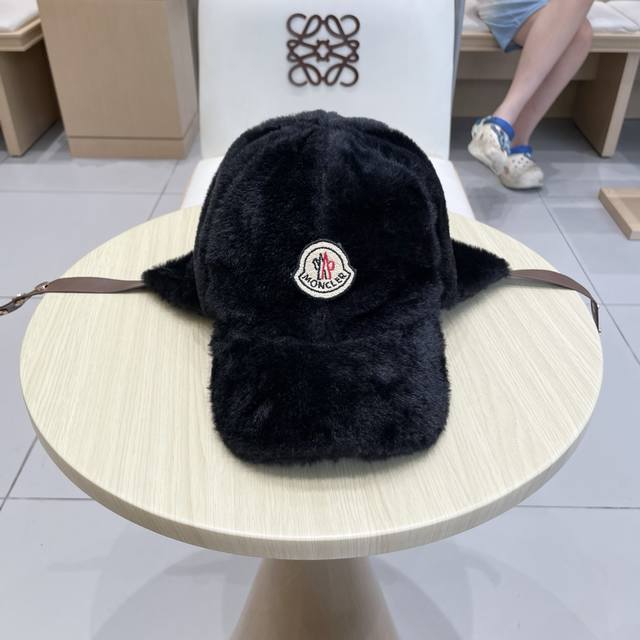 Moncler plush baseball hat for women in winter 2025 new style with wide brim, s