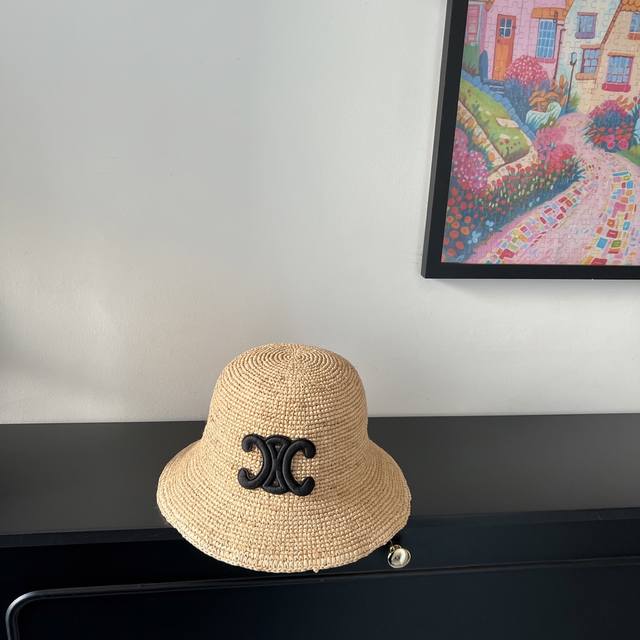 Special price with dust bag. Celine's new 2025 densely woven raffia straw hat,