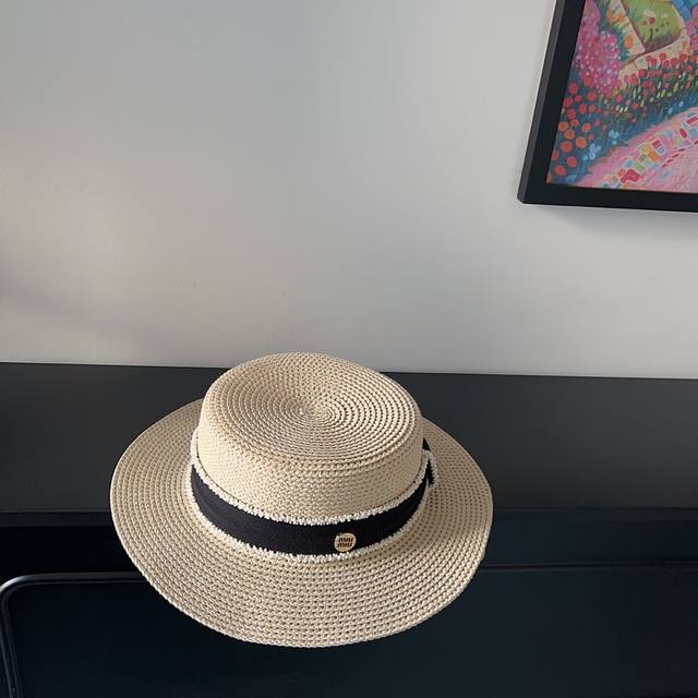 Special price with dust bag. Miumiu 2025 new brand woven sun hat, perfect for t