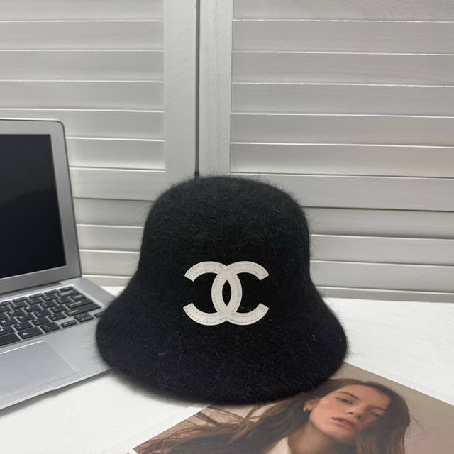 Running volumeXiao Chanel ~ New popular rabbit fur bucket hatA must-have hat for