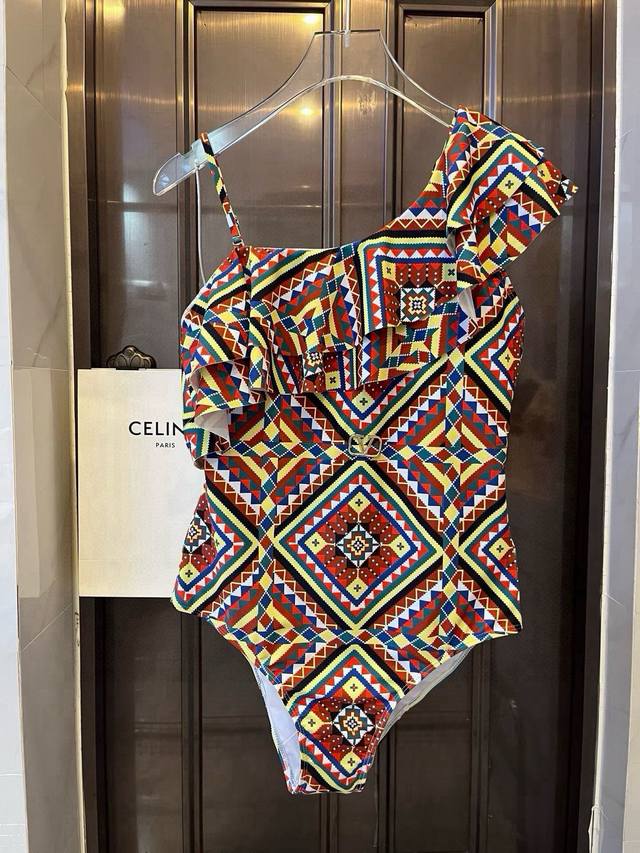 Valentino's new colorful bikini one-piece swimsuit, ruffled one-shoulder swimsu
