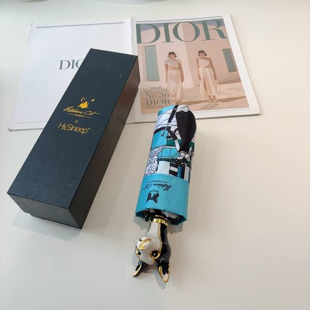 Heburcat is naturally delicate, with an extraordinary temperament and an off-the