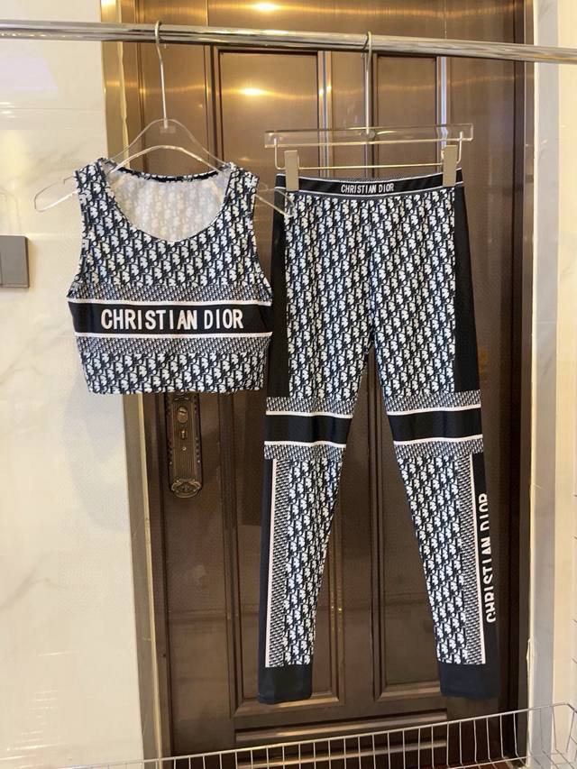 Dior high-stretch fitness yoga suit sports suit ~ waist-slimming vest with chest