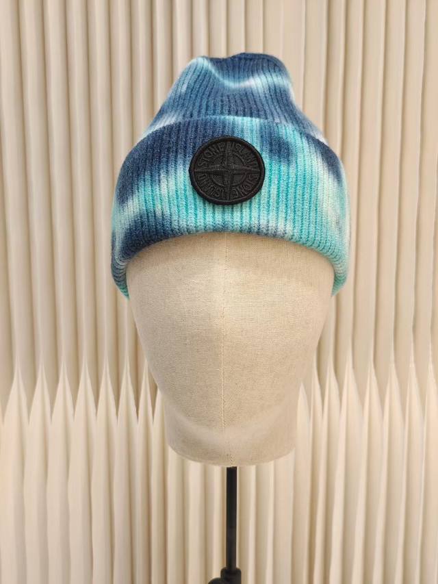 Running volumeStone Island's new tie-dye knitted hatFirst up is this soft, elast