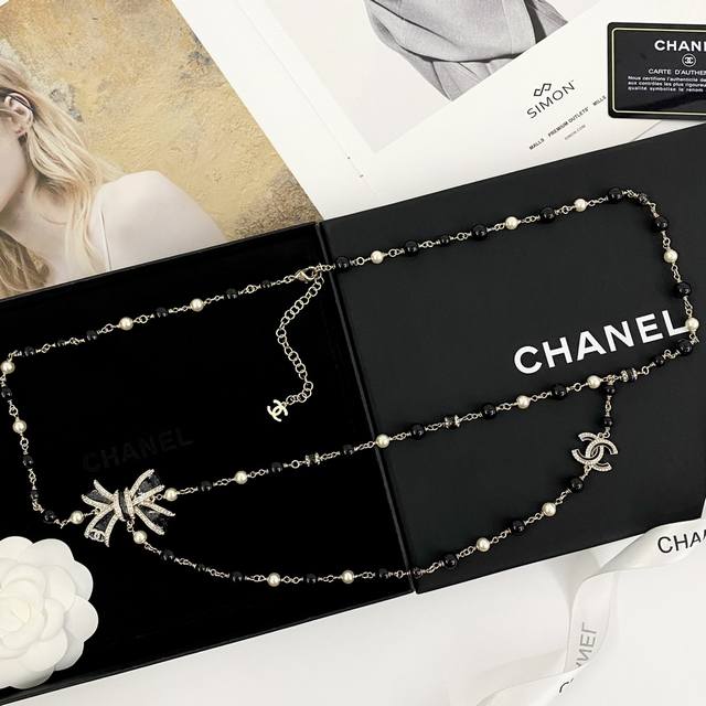 Chanel's hot-selling waist chain is now available! The Chan 25 Black Gold Ename