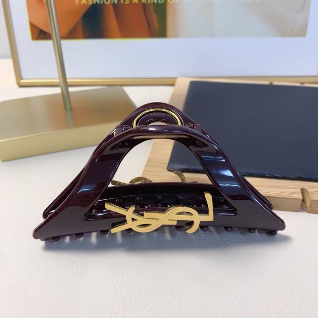 Ysl Saint Laurent Yangshulin hairpin acetate titanium steel Logo clip temperamen