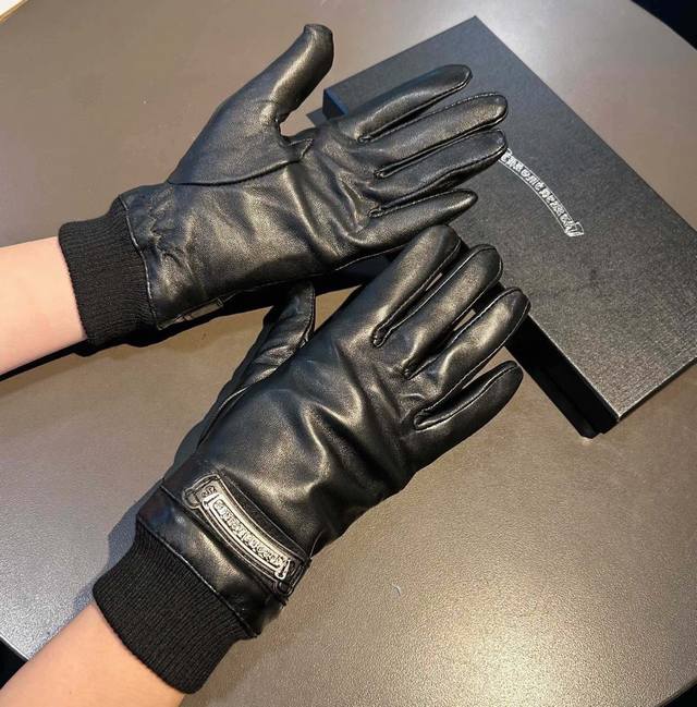2025 Chrome Hearts new couple's exclusive first touch-screen gloves, original qu