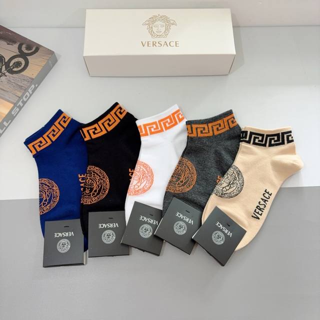comes with a box of five pairs of Versace Versace European and American brand s