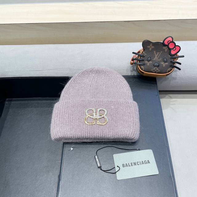Balenciaga early autumn simple teddy wool knitted beanie, plush material, very