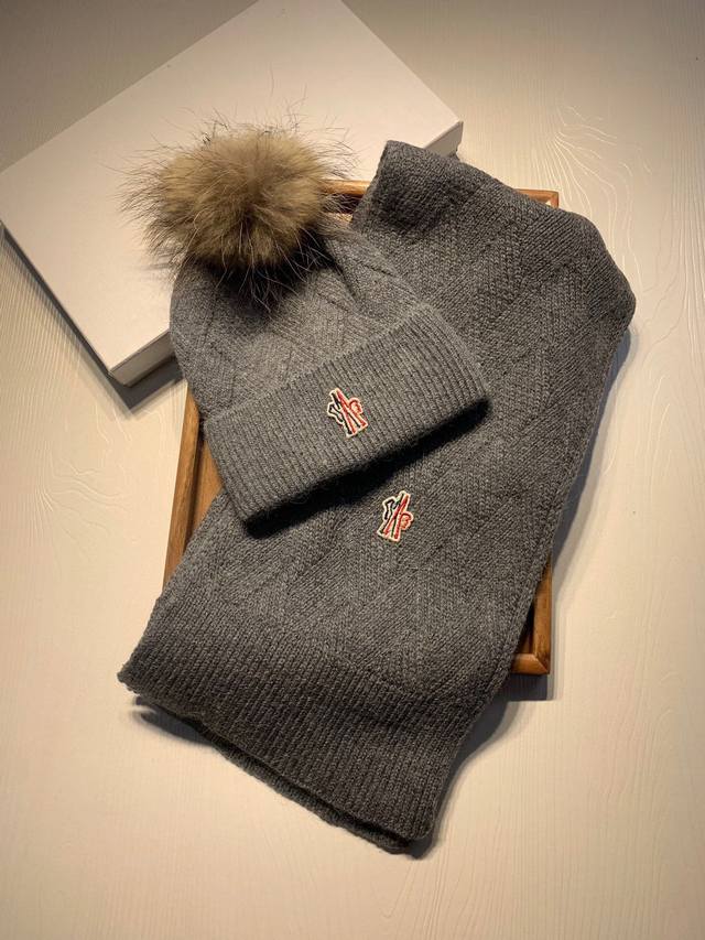 Mengkou. Two-piece set - wool suit hat classic suit hat! Camel fur hat scarf! W