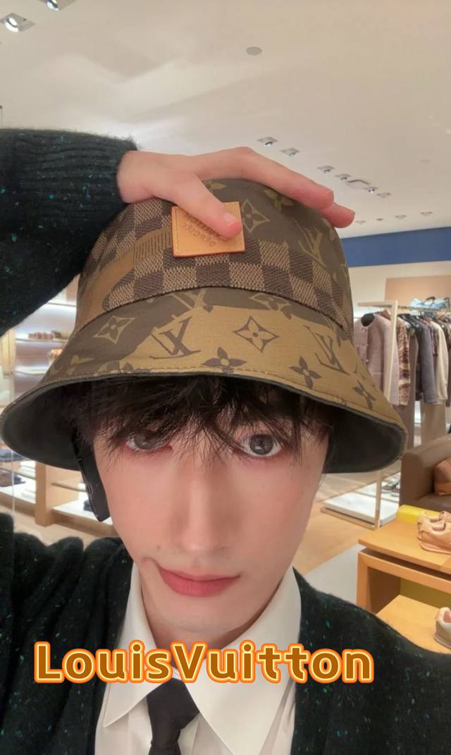 Lv hot-selling official website double-sided fisherman hat, the hat can be worn