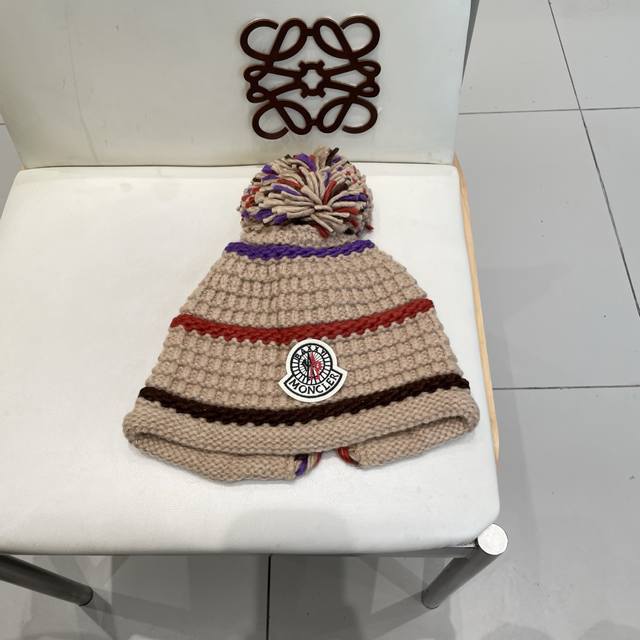 Moncler 2025 new color striped knitted pullover hat for women autumn and winter