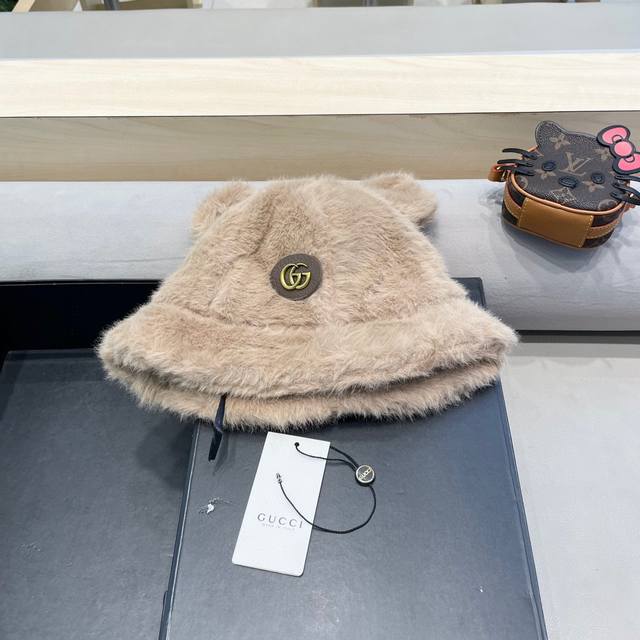Gucci warm bear ear hat women's winter plush cold-proof ear protection face red